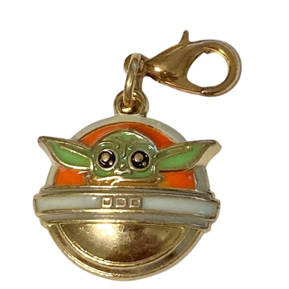 Star Wars The Child Baby Yoda Grogu Mandalorian Charm Clip On Zipper Pull - Picture 1 of 10